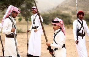 (تصاویر) تفریح جوانان عرب با تفنگ سرپر