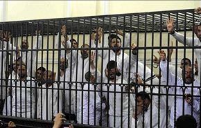 السجن المؤبد لـ 25 من انصار مرسي لادانتهم ب