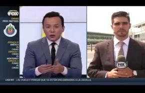 بالفيديو... سيارة تدهس مراسلا على الهواء مباشرة !