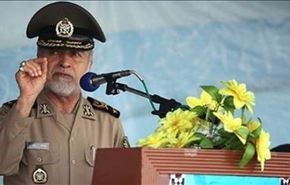 قائد الجيش الايراني: سنقطع أرجل الاعداء في المنطقة