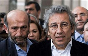 تركيا تعتقل صحافيين كشفوا تورط السلطات بدعم الارهاب+فيديو