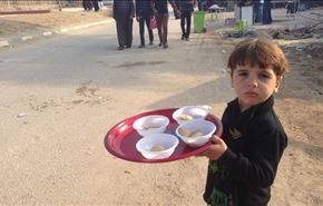 خدمت کودکان به زائران اربعین + عکس