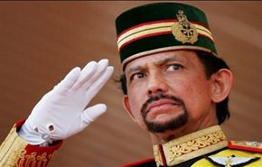 سلطان بروناي يحظر الاحتفالات بـاعياد الميلاد!