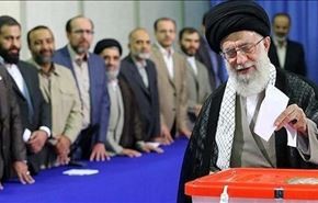رهبر معظم انقلاب رای خود را به صندوق انداختند