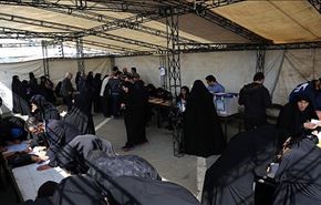 بالصور؛ التصويت بالانتخابات في صلاة الجمعة بطهران