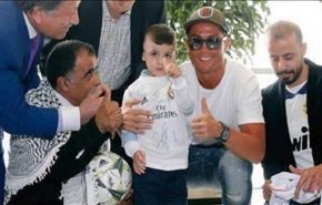 بالصور.. كيف حقق رونالدو حلم هذا الطفل؟