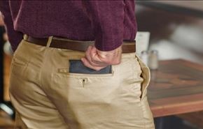 يارجل انتبه.. لا تضع محفظتك بجيبك الخلفي مجددا!