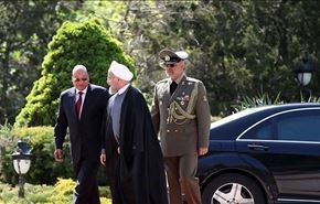 بالصور؛ الرئيس الايراني يستقبل نظيره الجنوب افريقي رسميا