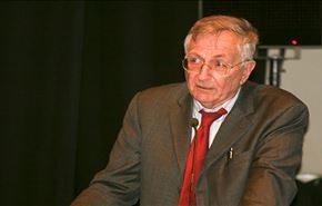 سيمور هيرش: الجيش السوري سينتصر والرئيس الأسد باق