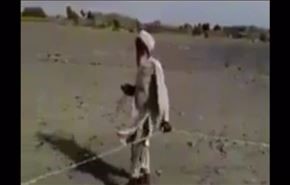 شاهد... ماذا فعل رجل كفيف ليصل إلى المسجد
