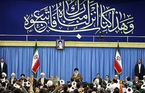 بالصور.. قائد الثورة الاسلامية يستقبل قرّاء وحفظة القرآن الكريم