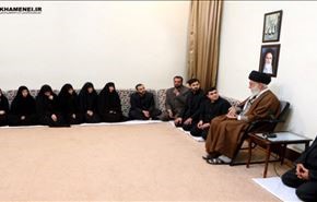 آية الله خامنئي مخاطباً أسرة الشهيد بدرالدين: عائلتكم عائلة الشهادة