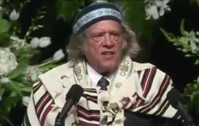 كلمة مثيرة لحاخام يهودي بجنازة محمد علي.. شاهد ماذا قال؟