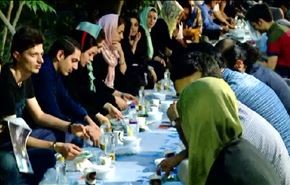 طهران .. موائد الافطار الجماعي