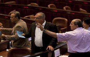 ما خلفيات قرار اقصاء الأعضاء العرب من الكنيست الاسرائيلي؟