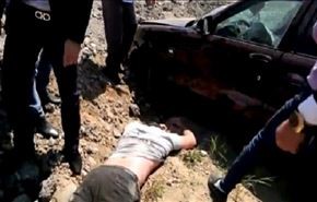 فيديو... لحظة طيران رجل من سيارته بعد انقلابها