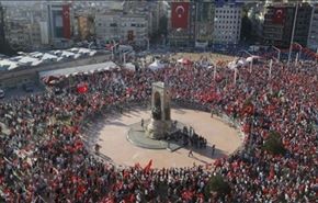 اسطنبول.. الحكومة والمعارضة في مظاهرة مشتركة رفضاً للانقلاب