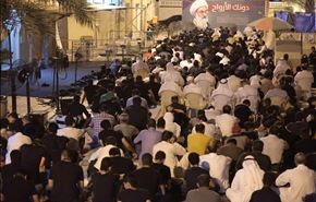 البحرينيون يؤدون صلاة الجمعة في الدراز بعد منعها 6 أسابيع