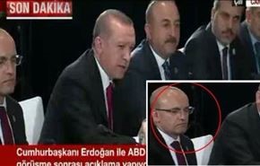 ویدیو: چرت زدن مسئول ترک کنار اردوغان و اوباما!