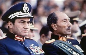 حسنی مبارک به انور سادات شلیک کرد!+ویدیو