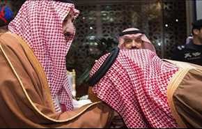 ویدیو ... محمد بن سلمان واقعا پای ملک سلمان را بوسید؟