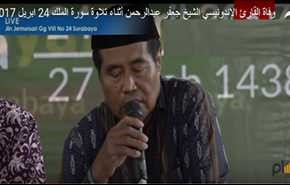 فاجأه الموت وهو يتلو القرآن على الهواء فأبى أن يتوقف!.. شاهد  ماحدث؟!