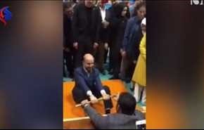 بالفيديو.. أردوغان حكم لمسابقة مصارعة بين ابنه بلال ومستشاره!