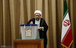 حضور آیت الله صادق آملی لاریجانی رئیس قوه قضائیه در انتخابات | تصاویر