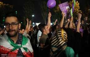 شادی هواداران حسن روحانی در تهران -۳ | تصاویر