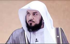 بعد تطبيله لسلمان.. آيات عرابي للعريفي: “سقطت يا منافق وسيسقط خلفك آل سعود”