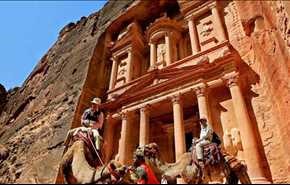 عارضة ازياء تتحول الى صرّافٍ آلي في الاردن!