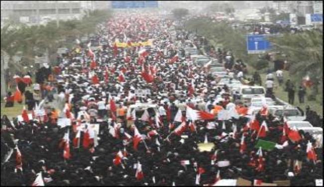 مئات آلاف البحرينيين يطالبون بإصلاحات جوهرية في البلاد