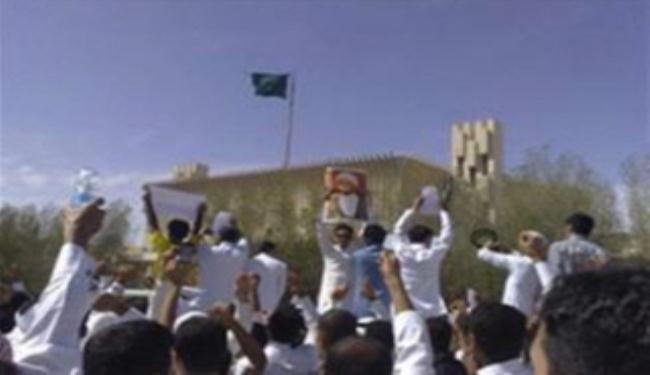 السعودية تهدد بالسجن و الغرامة الداعين للاحتجاجات