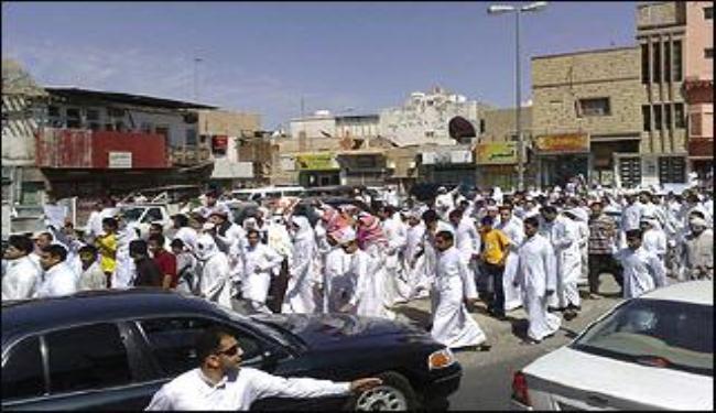 التظاهرات تعم السعودية ووقوع عشرات الجرحى