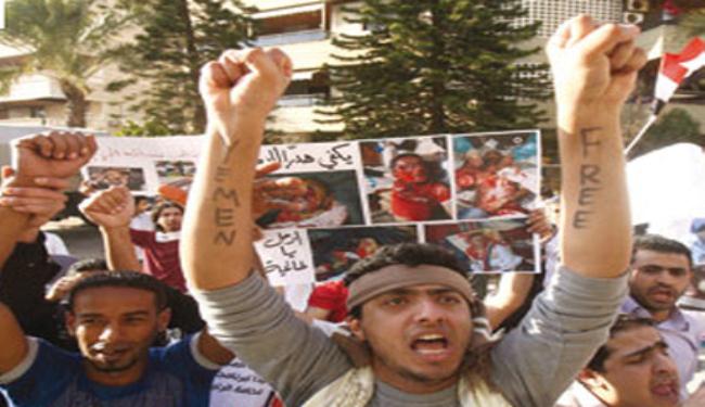 ناشط يمني يحذر من محاولات صالح خلق ثورة مضادة