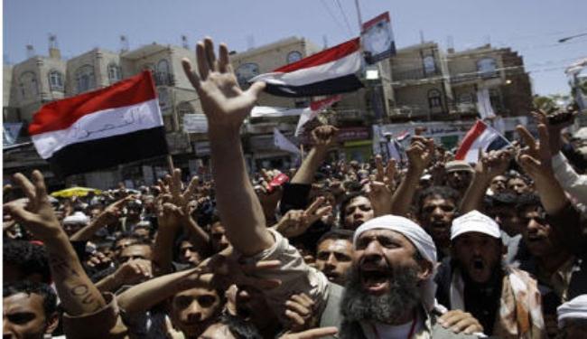 الشرطة اليمنية تقتل متظاهرا وتصيب العشرات في تعز