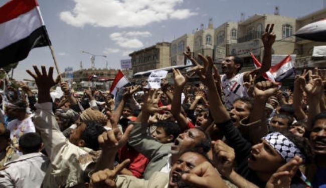 الشعب اليمني يرحب بكل مبادرة تعجل رحيل صالح