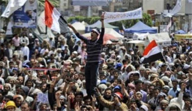 شباب ثورة التغيير يرفضون اي تسوية تؤجل رحيل الرئيس اليمني