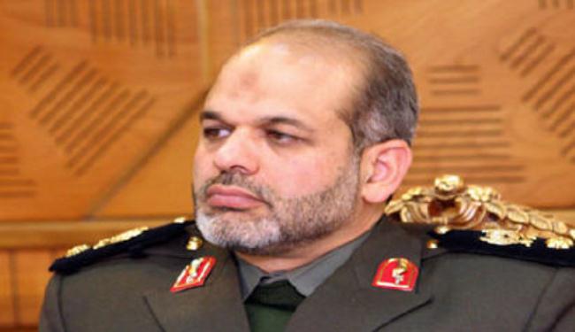 جيش ايران يستلم صاروخي شلمجة وظفر