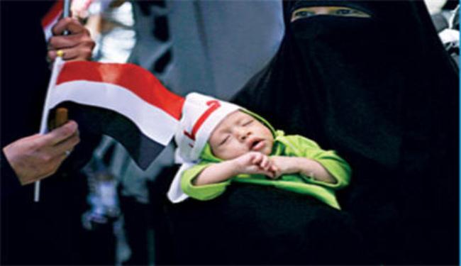 الحشود اليمنية تتمسك برحيل صالح 