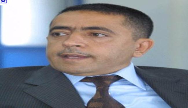 سياسي يمني يدين القمع ويطالب صالح التنحي