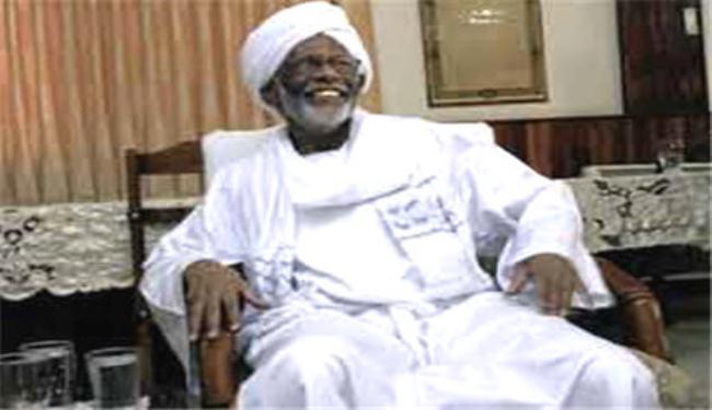 الترابي يدعو الى تغيير النظام في السودان