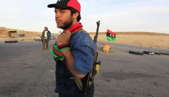 سليمان يدعو السياسيين الى التهدئة لوأد الفتنة ومواجهة التهديدات الاسرائيلية 