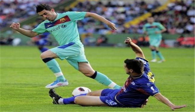 برشلونة يتوج باللقب للمرة الثالثة على التوالي