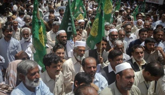 احتجاجات مناهضة ضد التدخل الأميركي في باكستان