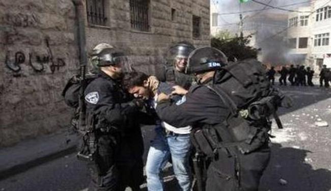 الاحتلال الاسرائيلي يعتقل 12 فلسطينيا بالقدس