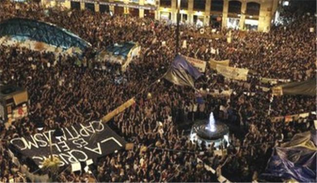 المحتجون في إسبانيا يتحدون قرار حظر الاعتصام