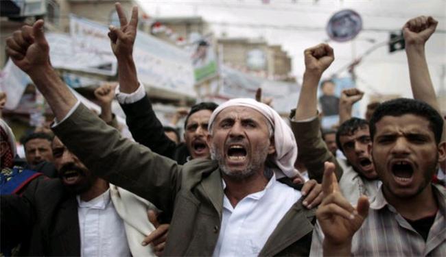 صالح يحاول ان يضلل الرأي العام  للبقاء