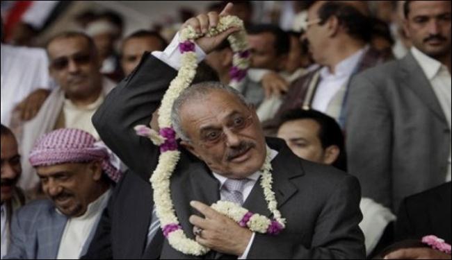 قصف قصر الرئاسة مريب والنظام يسعى لحرب اهلية