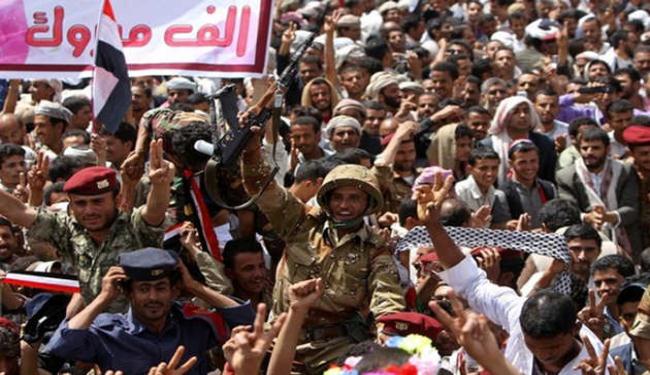مغادرة الرئيس اليمني البلاد يوم تاريخي